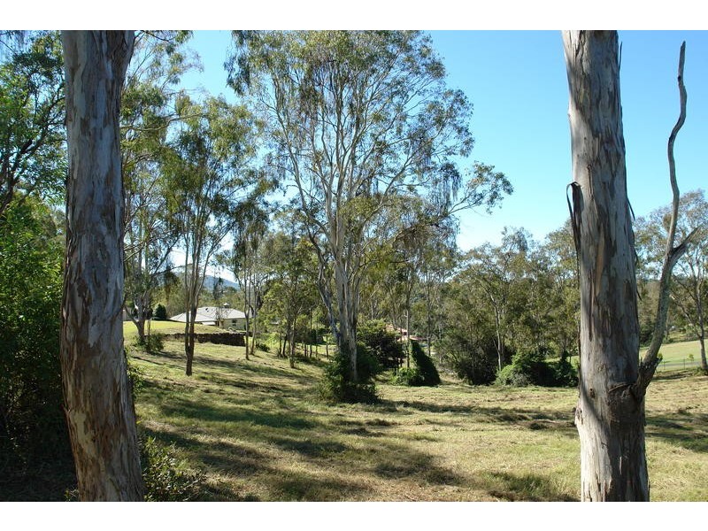 10 Kintyre Street, Brookfield QLD 4069